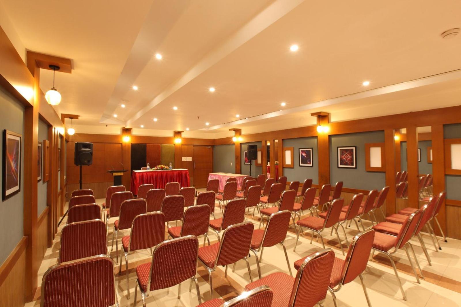 National Park Residency Kottayam Hotell Ettumanoor Exteriör bild